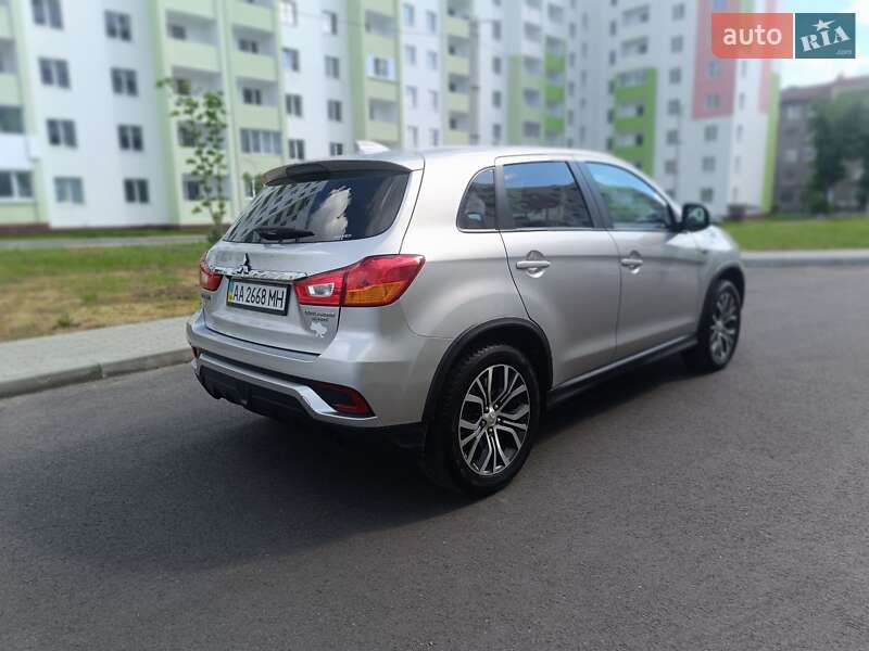 Внедорожник / Кроссовер Mitsubishi Outlander Sport 2018 в Харькове