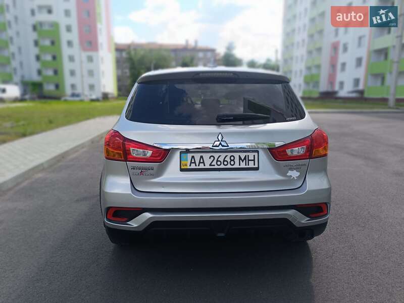 Внедорожник / Кроссовер Mitsubishi Outlander Sport 2018 в Харькове