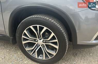 Внедорожник / Кроссовер Mitsubishi Outlander Sport 2016 в 