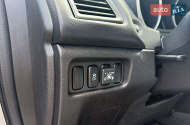 Внедорожник / Кроссовер Mitsubishi Outlander Sport 2015 в 