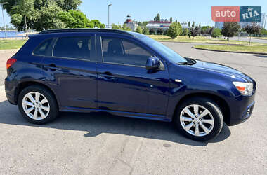 Внедорожник / Кроссовер Mitsubishi Outlander Sport 2012 в 