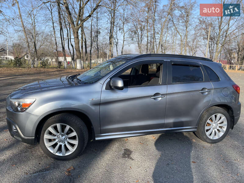 Внедорожник / Кроссовер Mitsubishi Outlander Sport 2011 в Звенигородке