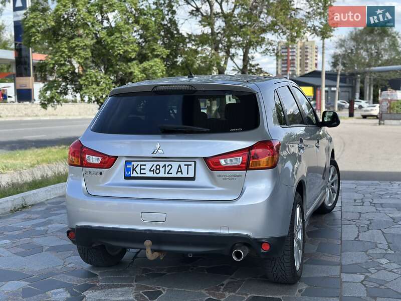 Внедорожник / Кроссовер Mitsubishi Outlander Sport 2015 в Днепре