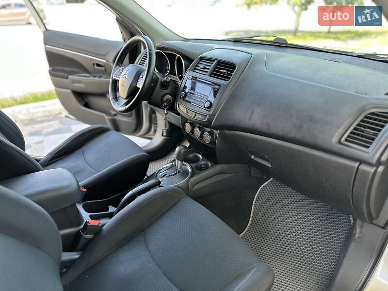 Внедорожник / Кроссовер Mitsubishi Outlander Sport 2015 в Днепре