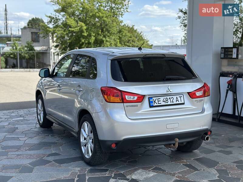 Внедорожник / Кроссовер Mitsubishi Outlander Sport 2015 в Днепре