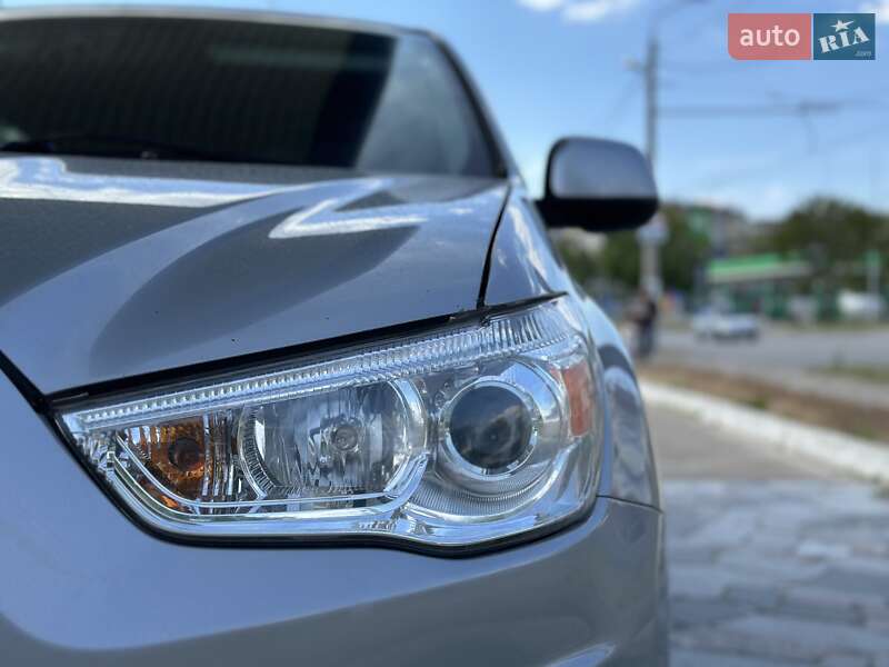 Внедорожник / Кроссовер Mitsubishi Outlander Sport 2015 в Днепре