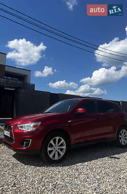 Внедорожник / Кроссовер Mitsubishi Outlander Sport 2015 в 