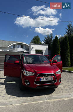 Внедорожник / Кроссовер Mitsubishi Outlander Sport 2015 в 