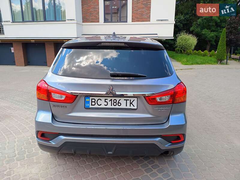 Позашляховик / Кросовер Mitsubishi Outlander Sport 2018 в Львові