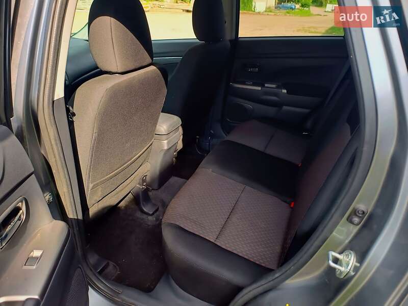 Позашляховик / Кросовер Mitsubishi Outlander Sport 2018 в Львові