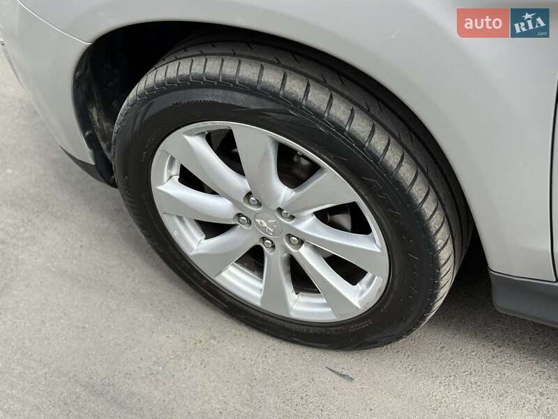 Позашляховик / Кросовер Mitsubishi Outlander Sport 2014 в Чернігові