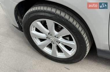 Внедорожник / Кроссовер Mitsubishi Outlander Sport 2014 в 