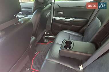 Позашляховик / Кросовер Mitsubishi Outlander Sport 2016 в 