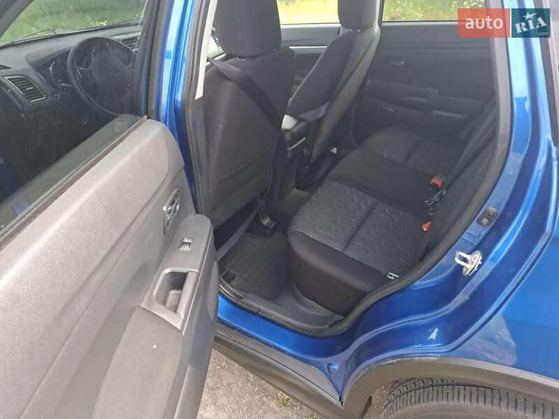 Внедорожник / Кроссовер Mitsubishi Outlander Sport 2020 в Ракитном