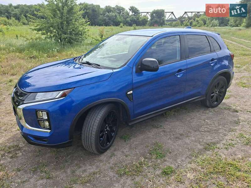 Внедорожник / Кроссовер Mitsubishi Outlander Sport 2020 в Ракитном