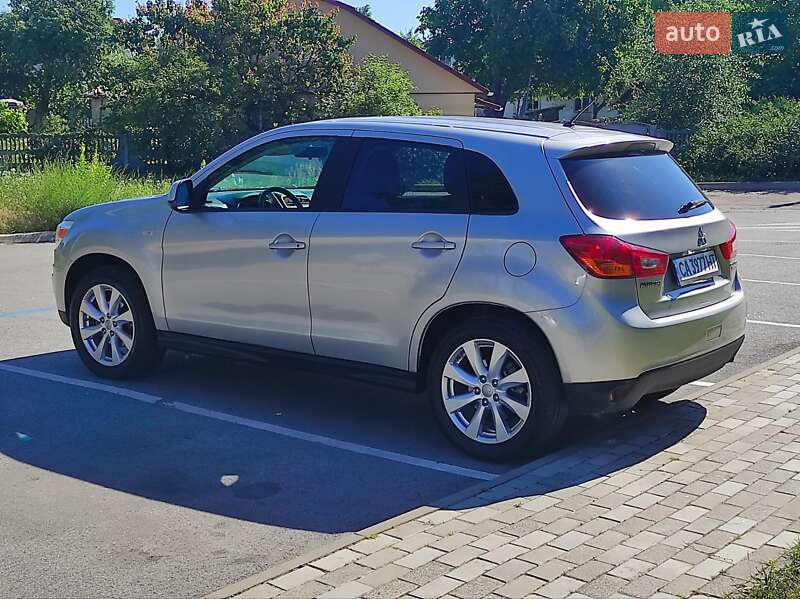 Позашляховик / Кросовер Mitsubishi Outlander Sport 2014 в Чернігові