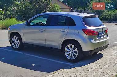 Внедорожник / Кроссовер Mitsubishi Outlander Sport 2014 в 