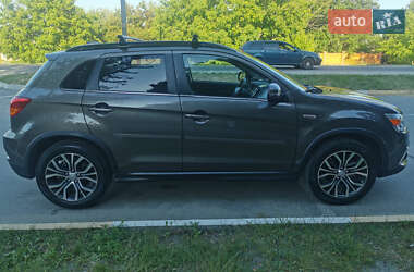 Внедорожник / Кроссовер Mitsubishi Outlander Sport 2018 в Киеве
