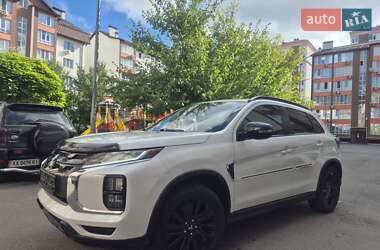 Позашляховик / Кросовер Mitsubishi Outlander Sport 2019 в Києві