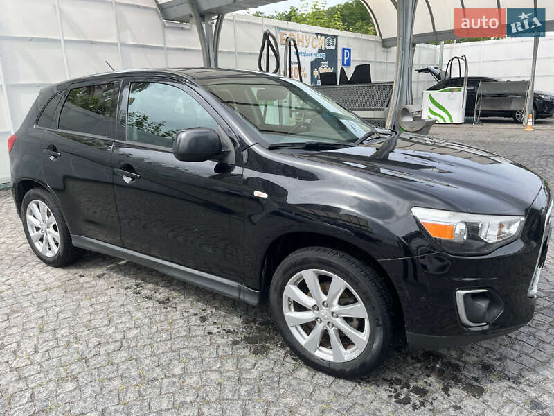 Внедорожник / Кроссовер Mitsubishi Outlander Sport 2015 в Бобрике