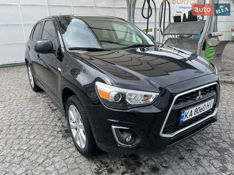 Внедорожник / Кроссовер Mitsubishi Outlander Sport 2015 в Бобрике