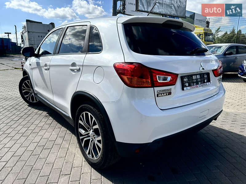 Позашляховик / Кросовер Mitsubishi Outlander Sport 2016 в Львові