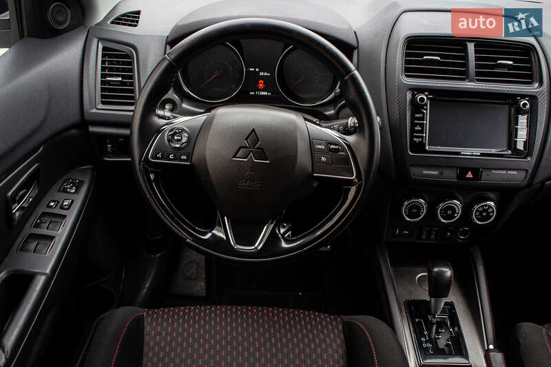 Внедорожник / Кроссовер Mitsubishi Outlander Sport 2018 в Львове