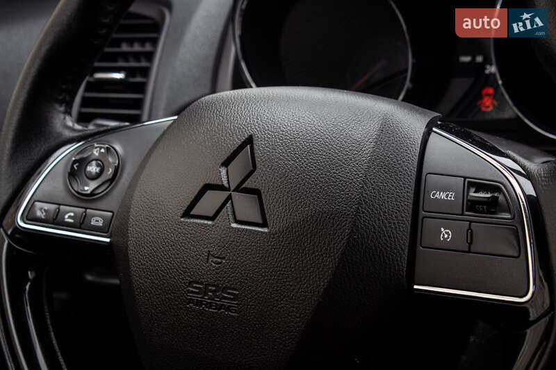 Внедорожник / Кроссовер Mitsubishi Outlander Sport 2018 в Львове