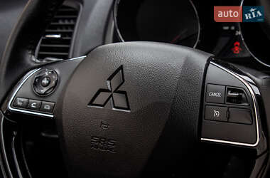 Внедорожник / Кроссовер Mitsubishi Outlander Sport 2018 в 