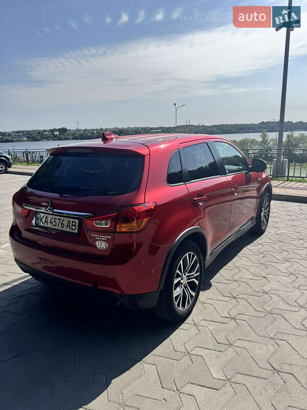 Позашляховик / Кросовер Mitsubishi Outlander Sport 2017 в Тернополі