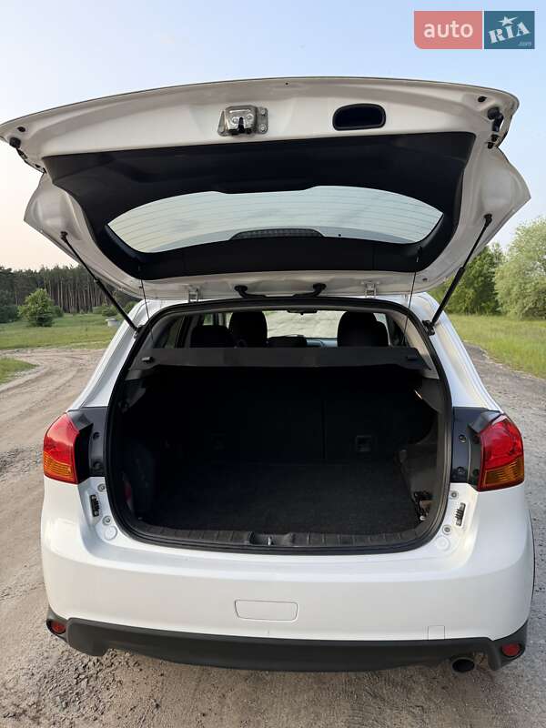 Позашляховик / Кросовер Mitsubishi Outlander Sport 2014 в Рівному