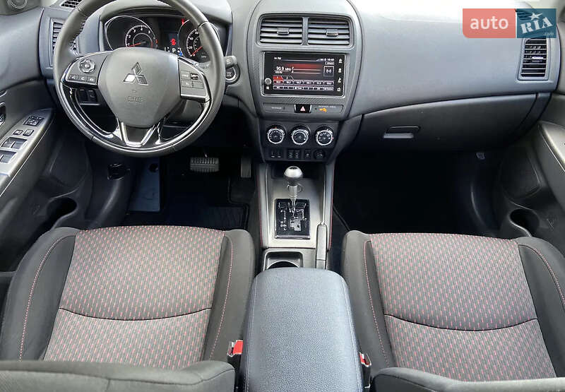 Внедорожник / Кроссовер Mitsubishi Outlander Sport 2018 в Виннице