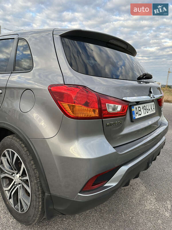 Внедорожник / Кроссовер Mitsubishi Outlander Sport 2018 в Виннице
