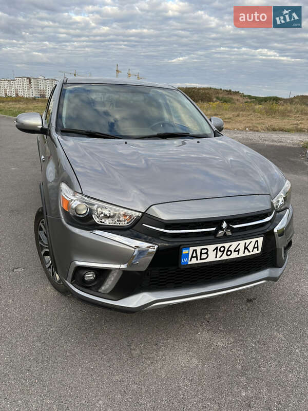 Внедорожник / Кроссовер Mitsubishi Outlander Sport 2018 в Виннице