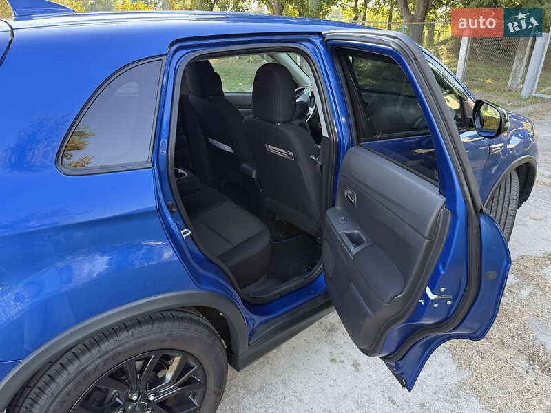 Внедорожник / Кроссовер Mitsubishi Outlander Sport 2017 в Киеве фото 16 Внедорожник / Кроссовер Mitsubishi Outlander Sport 2017 в Киеве