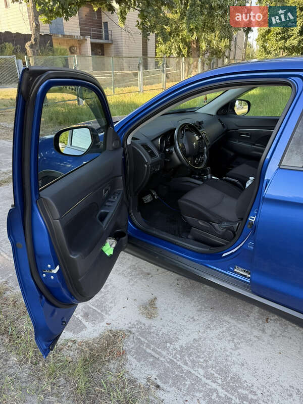 Внедорожник / Кроссовер Mitsubishi Outlander Sport 2017 в Киеве фото 27 Внедорожник / Кроссовер Mitsubishi Outlander Sport 2017 в Киеве