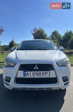 Внедорожник / Кроссовер Mitsubishi Outlander Sport 2012 в Ирпене
