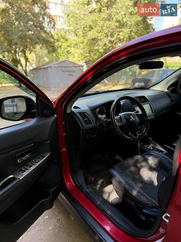 Внедорожник / Кроссовер Mitsubishi Outlander Sport 2017 в Днепре фото 14 Внедорожник / Кроссовер Mitsubishi Outlander Sport 2017 в Днепре