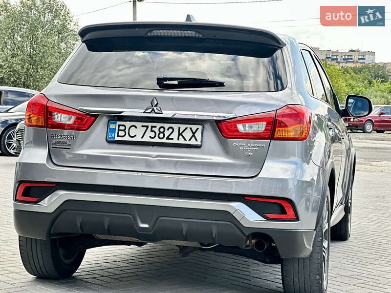 Внедорожник / Кроссовер Mitsubishi Outlander Sport 2018 в Каменец-Подольском