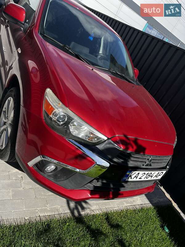 Внедорожник / Кроссовер Mitsubishi Outlander Sport 2015 в Киеве