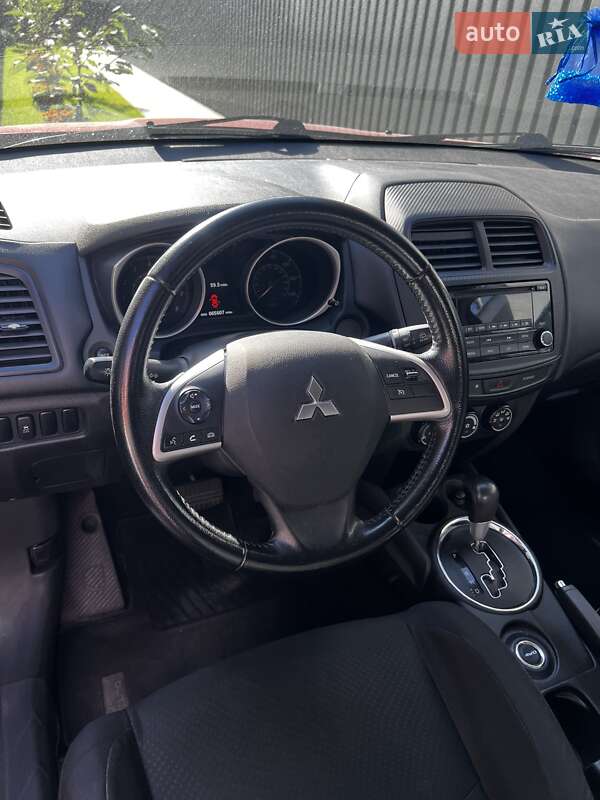 Внедорожник / Кроссовер Mitsubishi Outlander Sport 2015 в Киеве