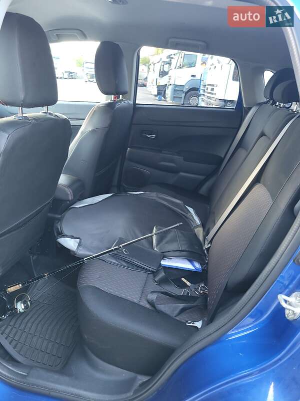 Внедорожник / Кроссовер Mitsubishi Outlander Sport 2017 в Кременчуге