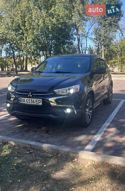 Внедорожник / Кроссовер Mitsubishi Outlander Sport 2017 в Кропивницком