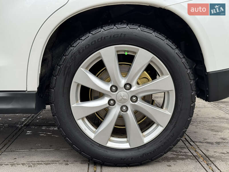 Позашляховик / Кросовер Mitsubishi Outlander Sport 2013 в Смілі