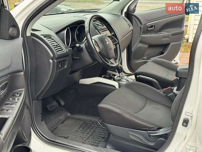 Позашляховик / Кросовер Mitsubishi Outlander Sport 2013 в Смілі
