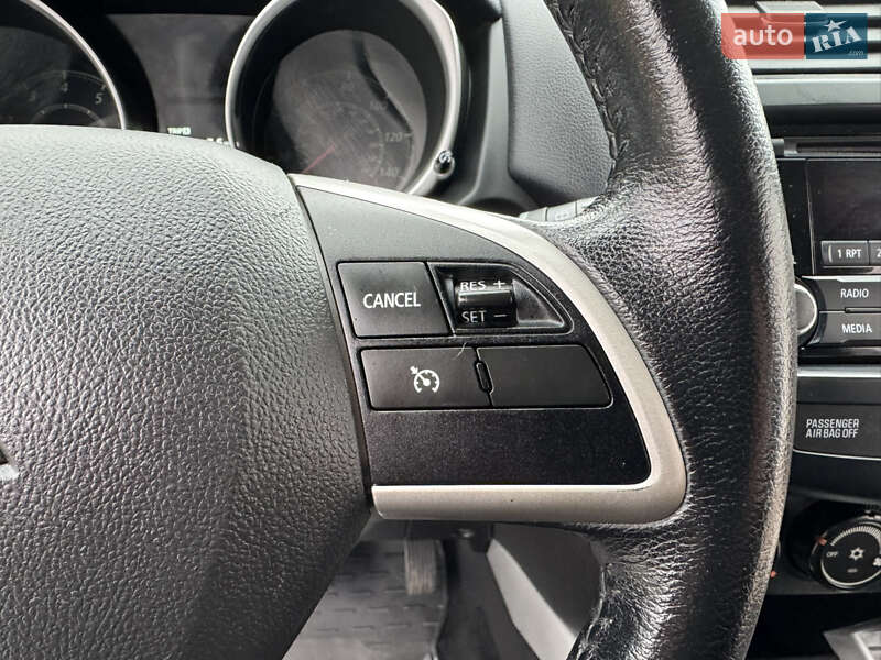 Позашляховик / Кросовер Mitsubishi Outlander Sport 2013 в Смілі