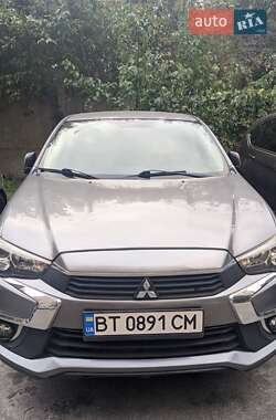Внедорожник / Кроссовер Mitsubishi Outlander Sport 2015 в Киеве