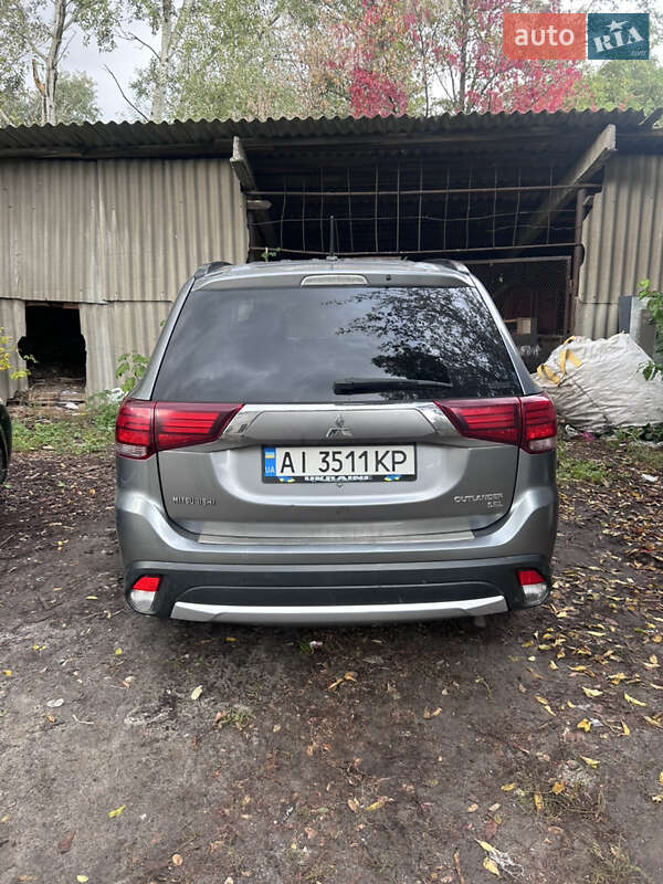 Внедорожник / Кроссовер Mitsubishi Outlander Sport 2016 в Киеве фото 4 Внедорожник / Кроссовер Mitsubishi Outlander Sport 2016 в Киеве