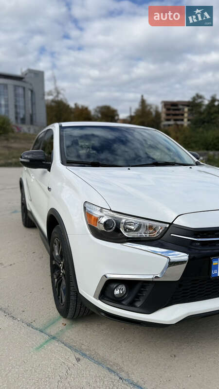 Позашляховик / Кросовер Mitsubishi Outlander Sport 2018 в Дніпрі