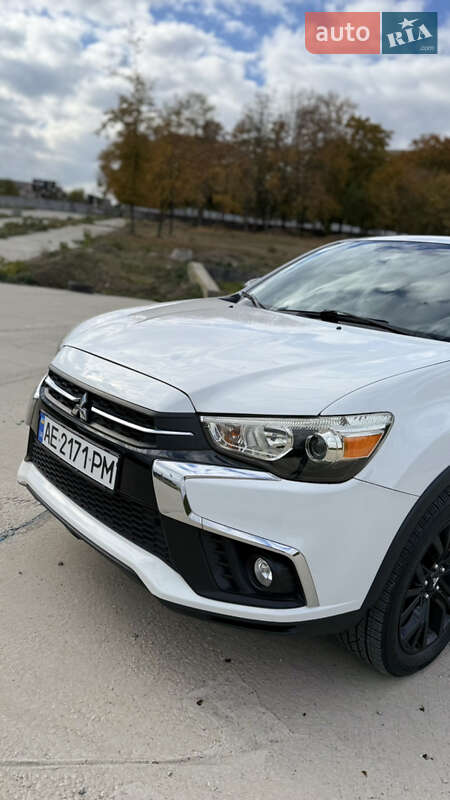 Позашляховик / Кросовер Mitsubishi Outlander Sport 2018 в Дніпрі
